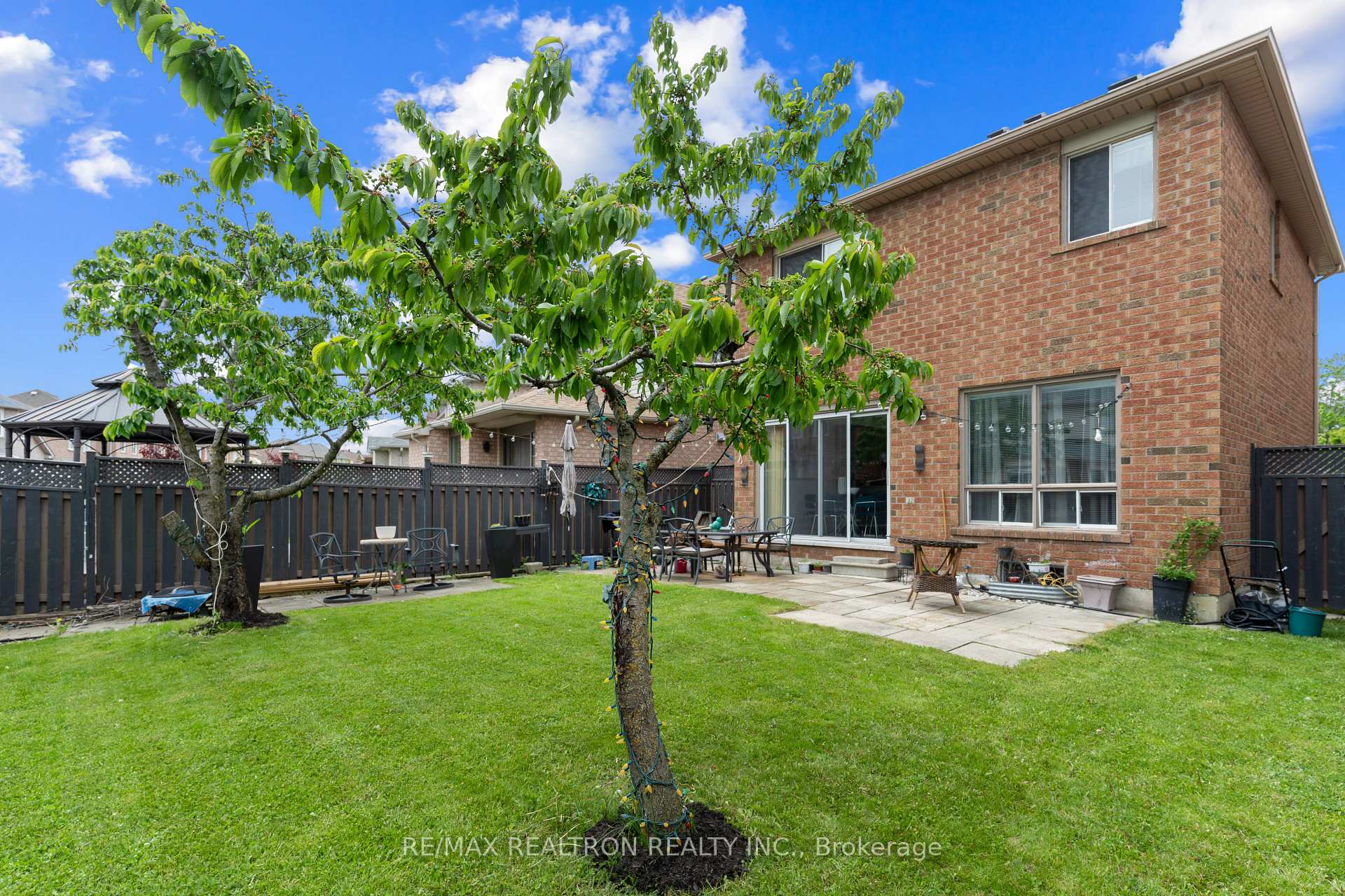 Photo 35 of 107 Narrow Valley Crescent, Brampton, Sandringham-Wellington — HOMEH