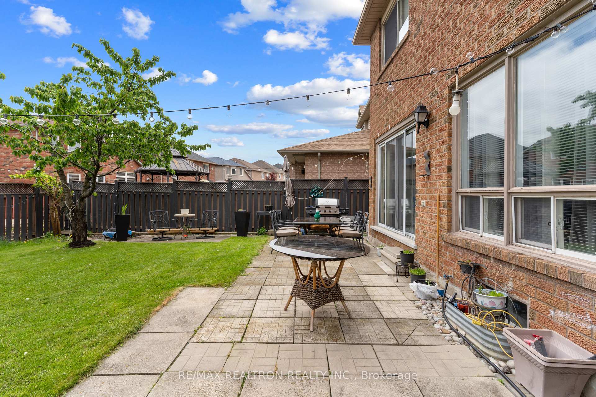 Photo 31 of 107 Narrow Valley Crescent, Brampton, Sandringham-Wellington — HOMEH