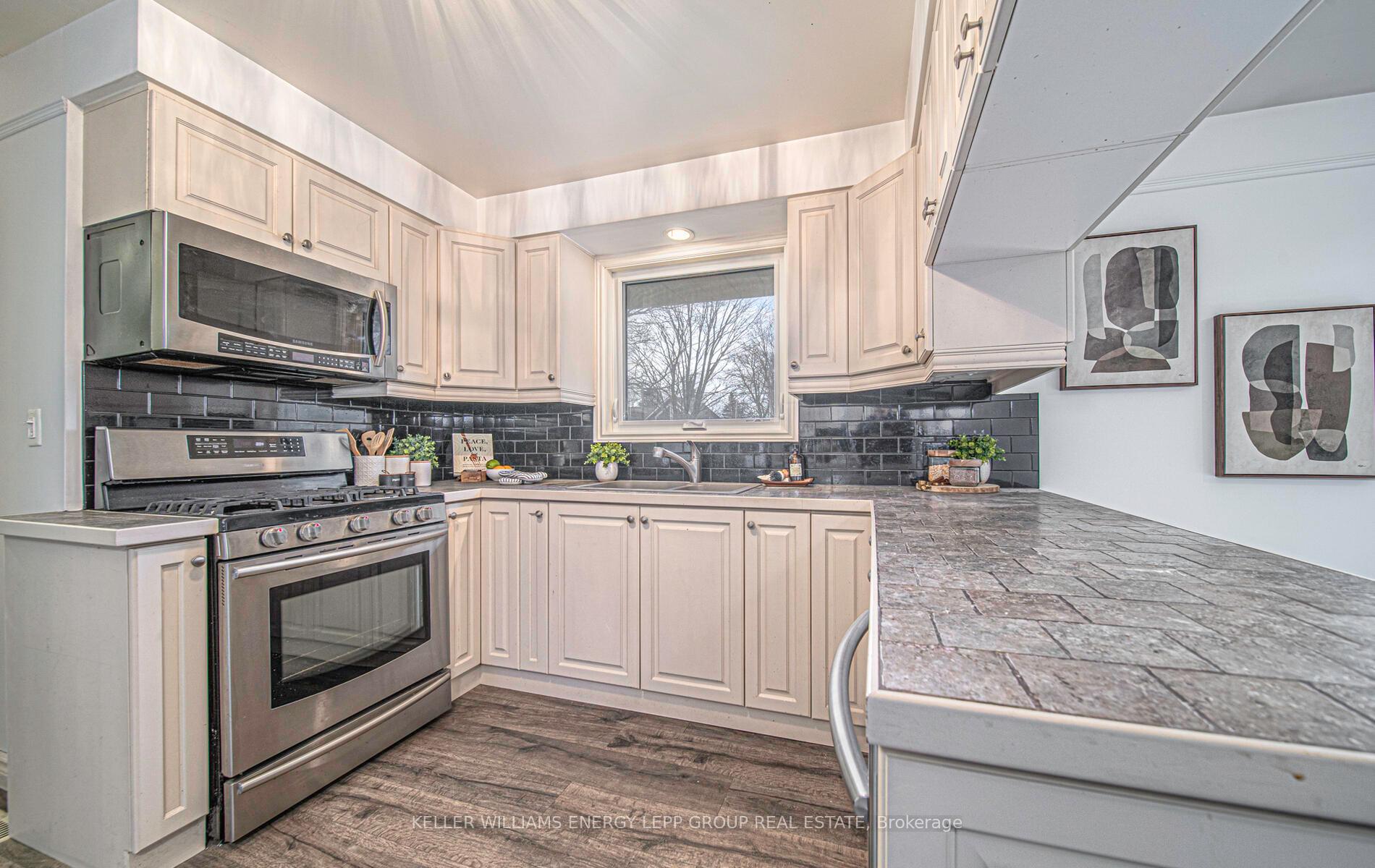 Photo 13 of 336 Conlin Road E, Oshawa, Kedron — HOMEH