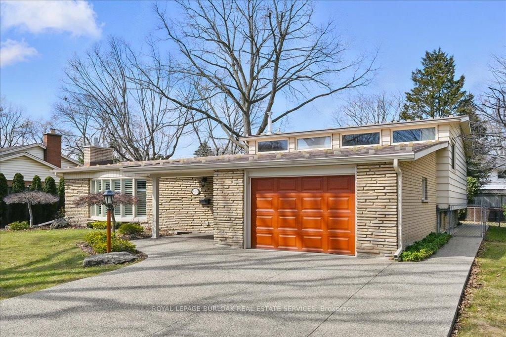 Photo 3 of 3375 Guildwood Drive, Burlington, Roseland — HOMEH