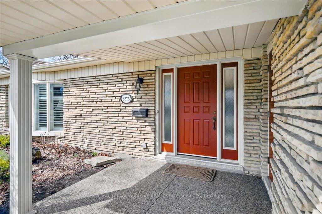 Photo 4 of 3375 Guildwood Drive, Burlington, Roseland — HOMEH