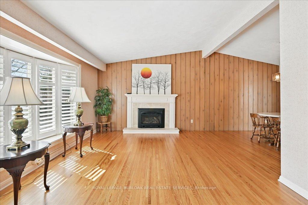 Photo 10 of 3375 Guildwood Drive, Burlington, Roseland — HOMEH