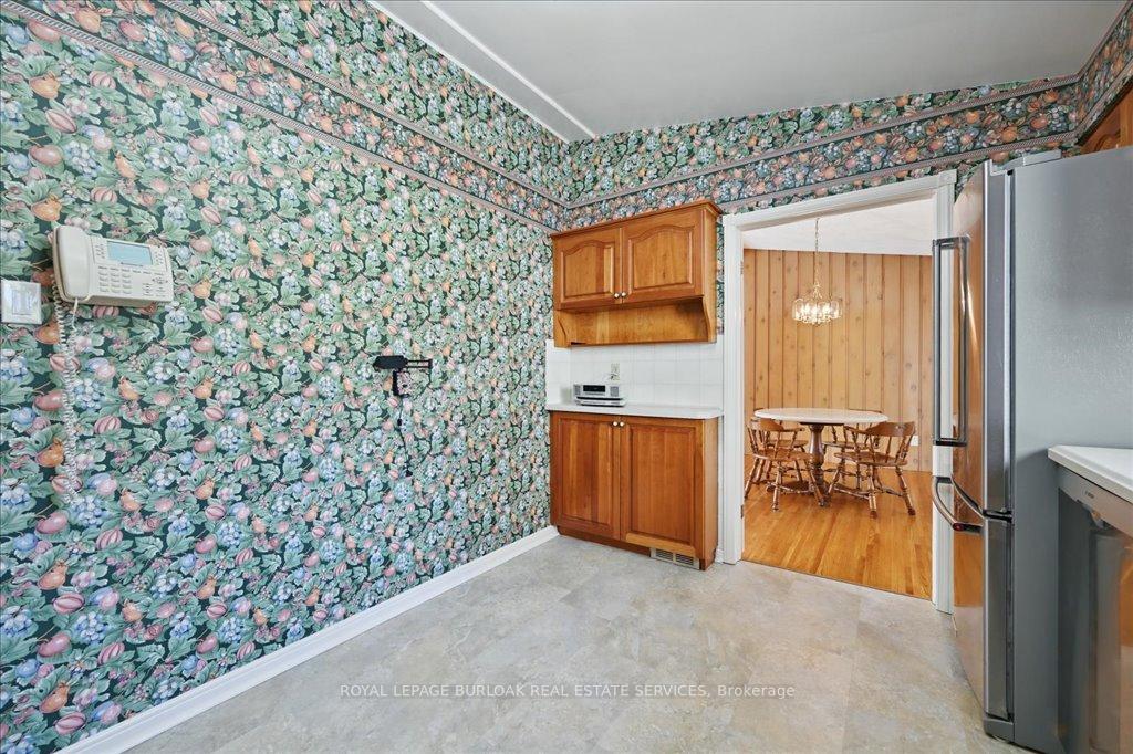 Photo 19 of 3375 Guildwood Drive, Burlington, Roseland — HOMEH