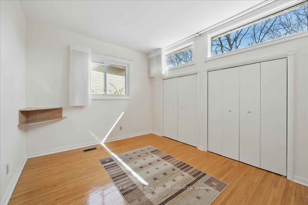 Photo 23 of 3375 Guildwood Drive, Burlington, Roseland — HOMEH