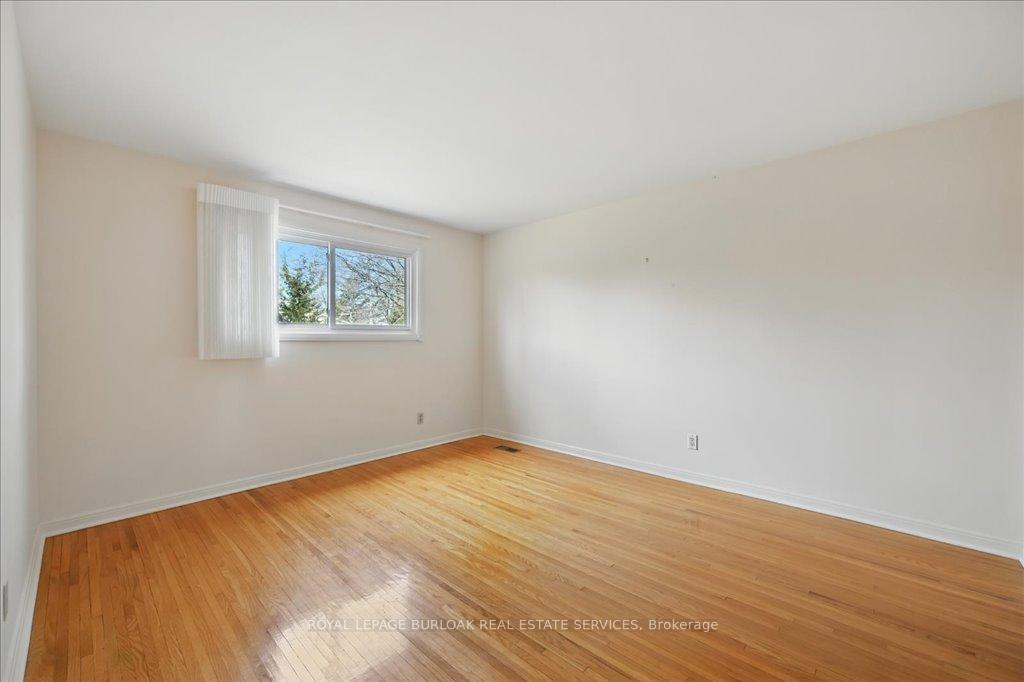 Photo 25 of 3375 Guildwood Drive, Burlington, Roseland — HOMEH