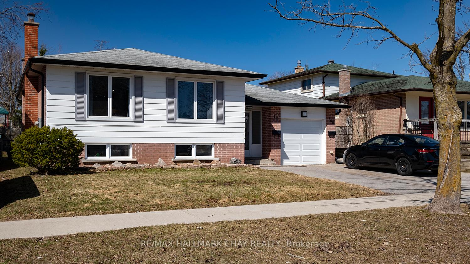 Photo 2 of 10 Glenecho Drive, Barrie, Grove East — HOMEH