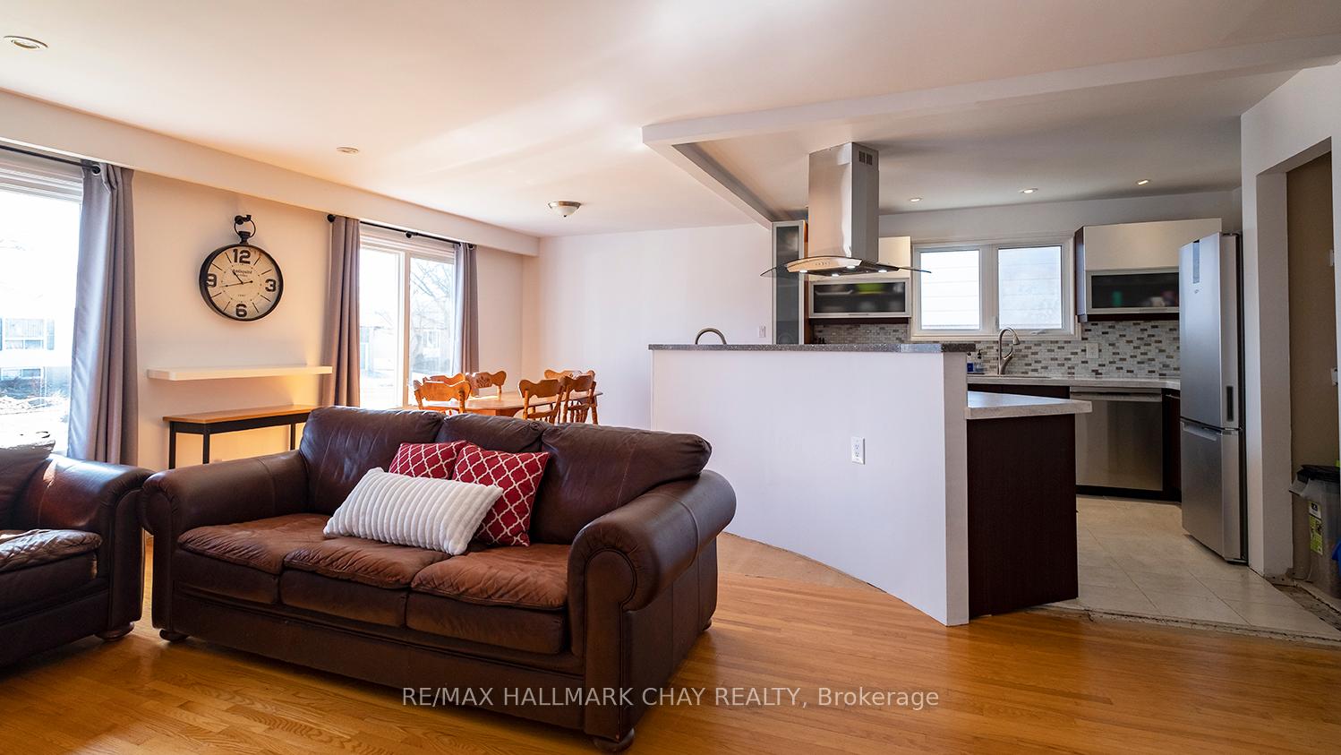 Photo 9 of 10 Glenecho Drive, Barrie, Grove East — HOMEH