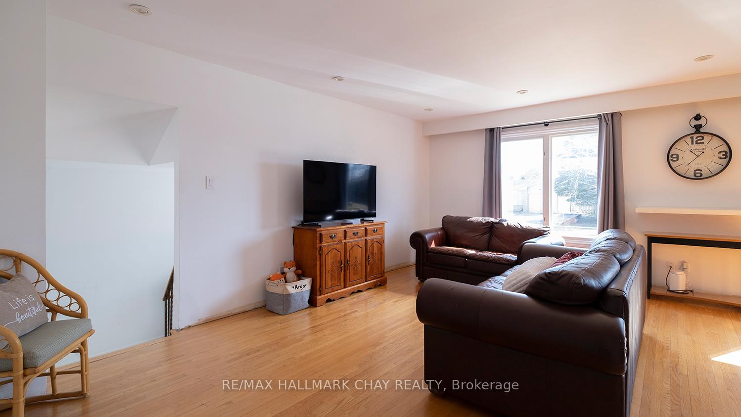 Photo 10 of 10 Glenecho Drive, Barrie, Grove East — HOMEH