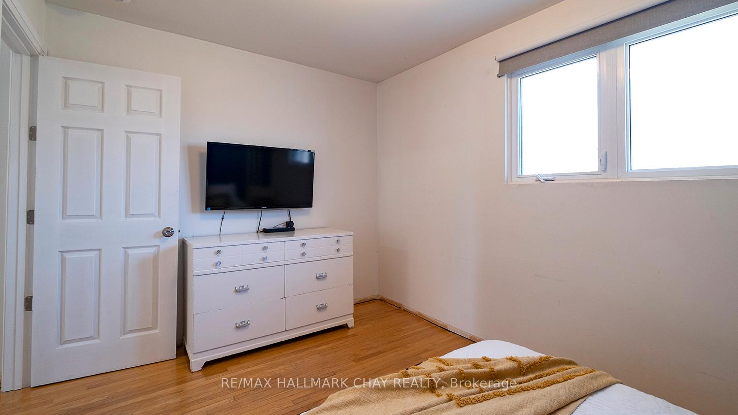 Photo 12 of 10 Glenecho Drive, Barrie, Grove East — HOMEH