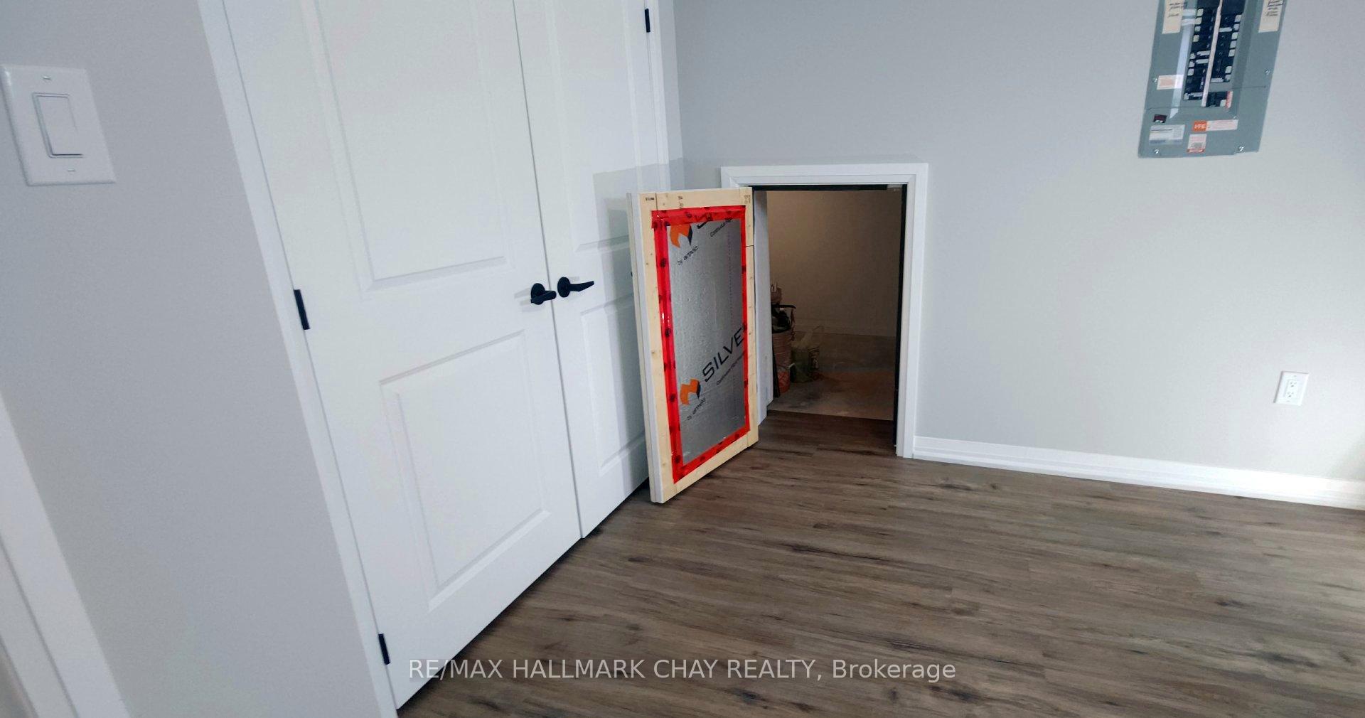 Photo 38 of 10 Glenecho Drive, Barrie, Grove East — HOMEH