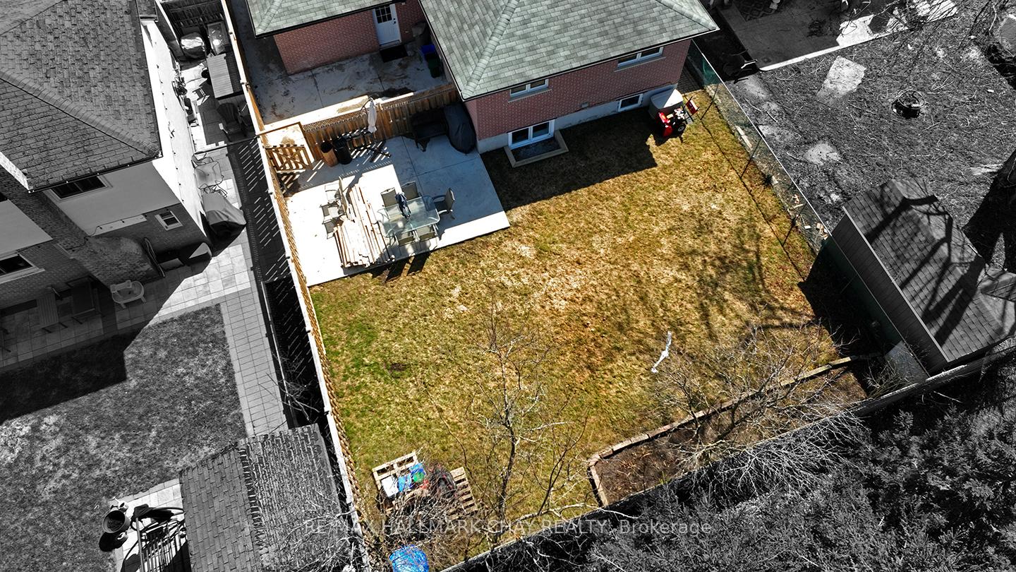 Photo 41 of 10 Glenecho Drive, Barrie, Grove East — HOMEH