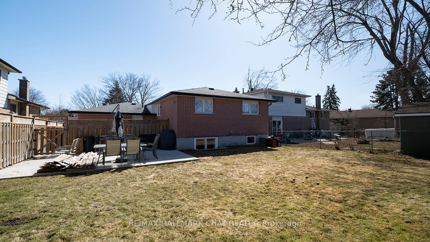 Photo 49 of 10 Glenecho Drive, Barrie, Grove East — HOMEH