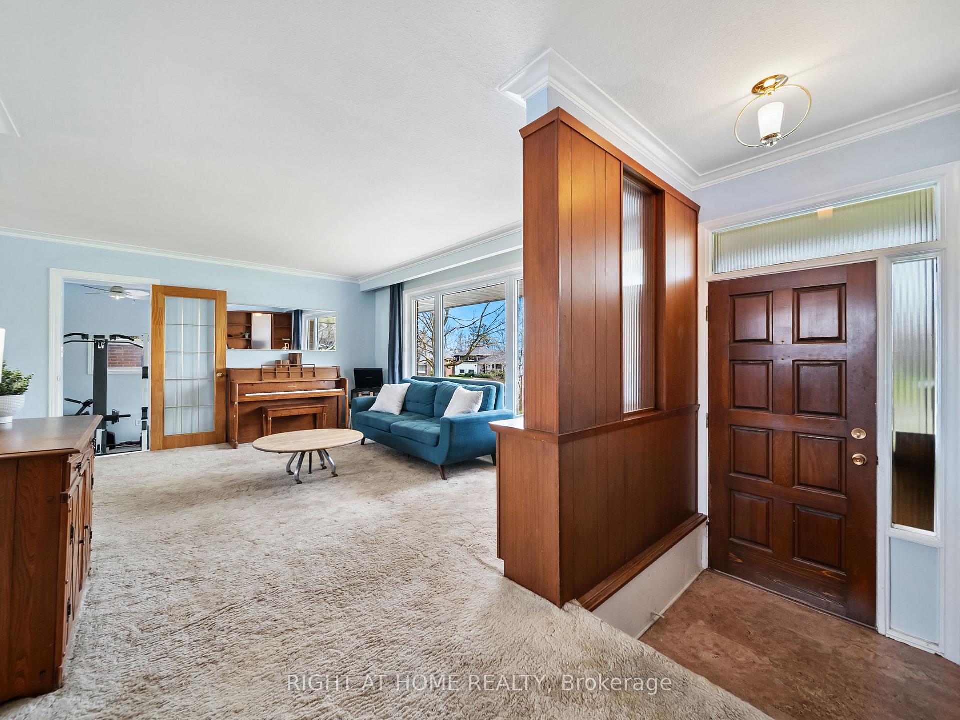 Photo 2 of 24 Ottaway Avenue, Barrie, Wellington — HOMEH