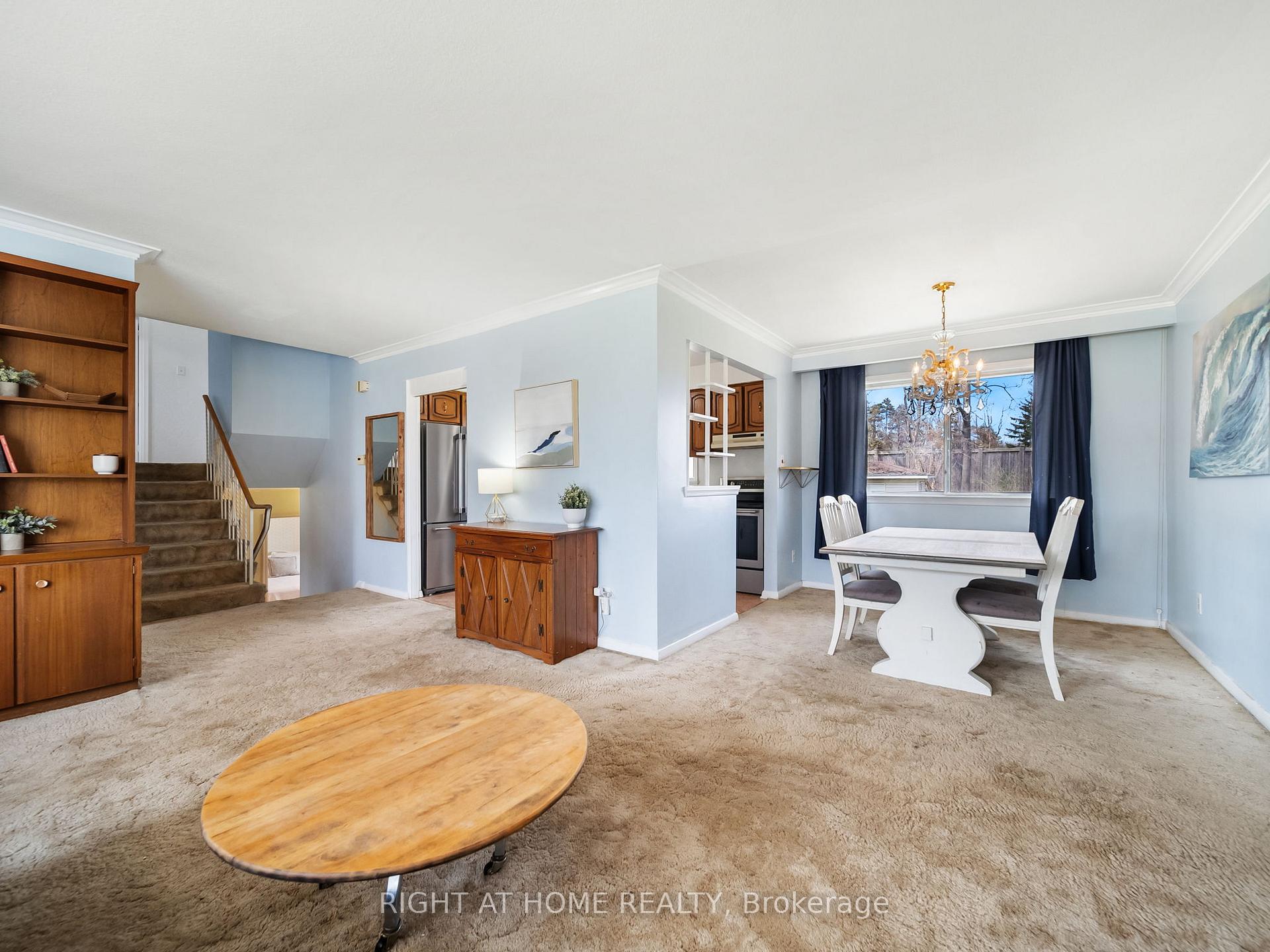 Photo 7 of 24 Ottaway Avenue, Barrie, Wellington — HOMEH