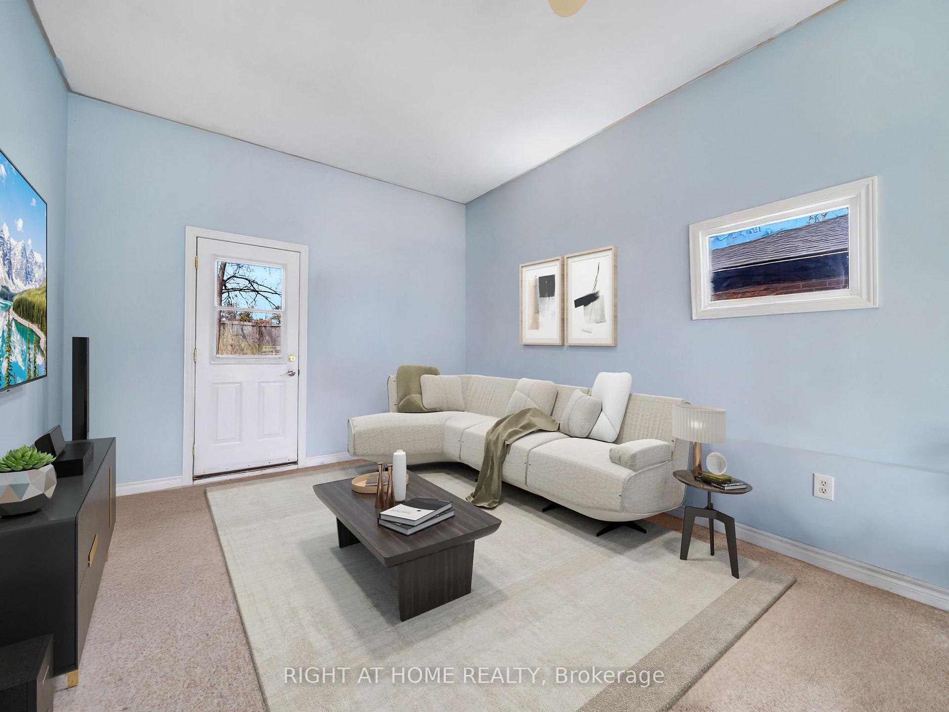 Photo 11 of 24 Ottaway Avenue, Barrie, Wellington — HOMEH