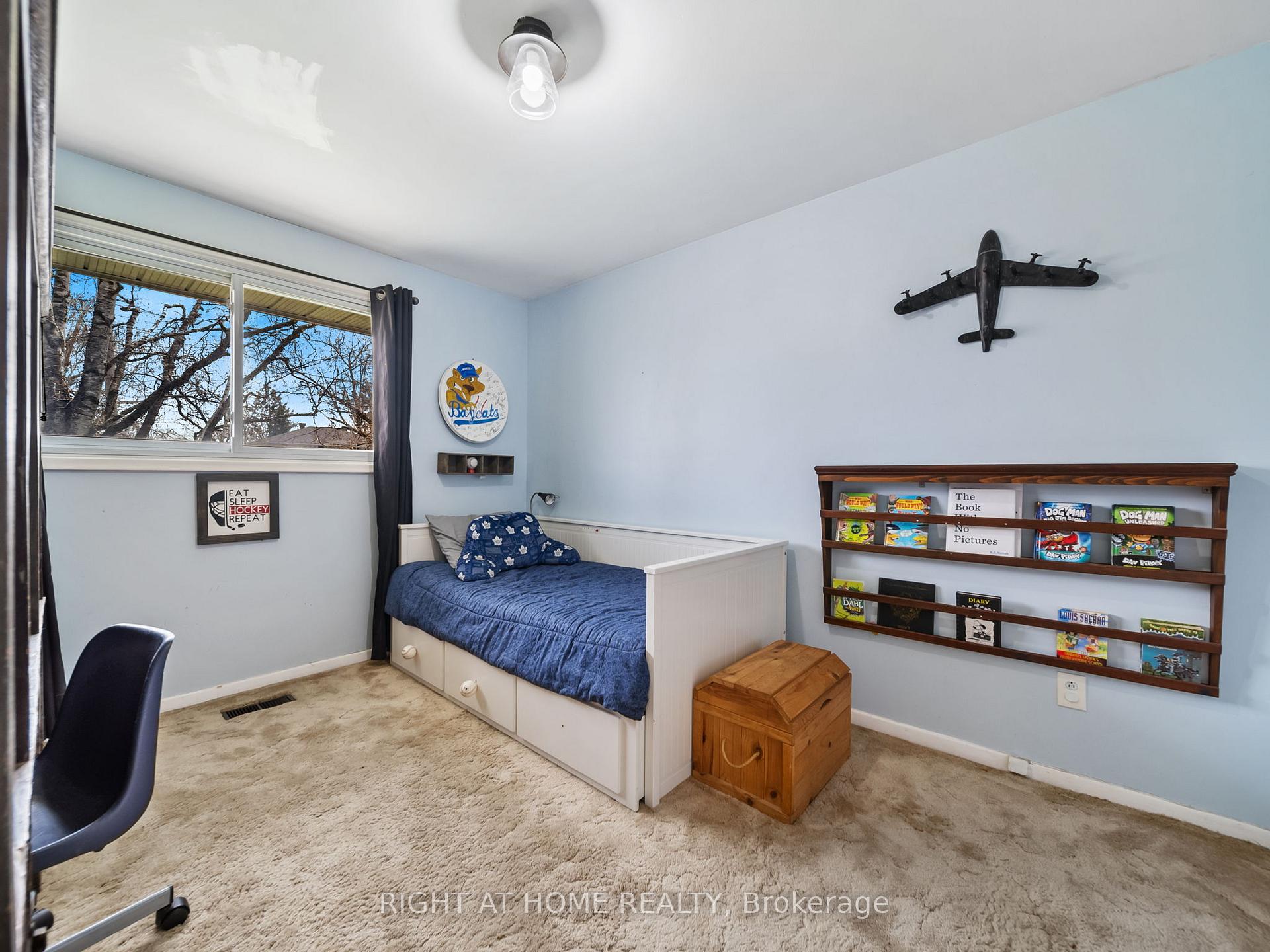 Photo 17 of 24 Ottaway Avenue, Barrie, Wellington — HOMEH