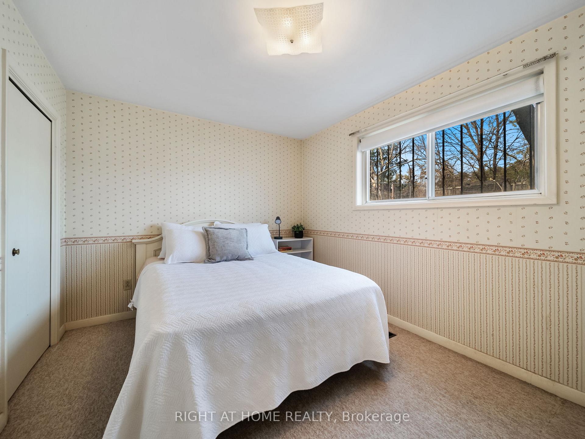 Photo 21 of 24 Ottaway Avenue, Barrie, Wellington — HOMEH