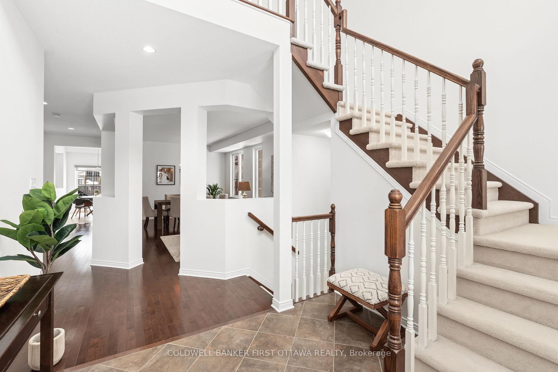 Photo 4 of 104 Chenoa Way, Ottawa, Barrhaven - Stonebridge — HOMEH