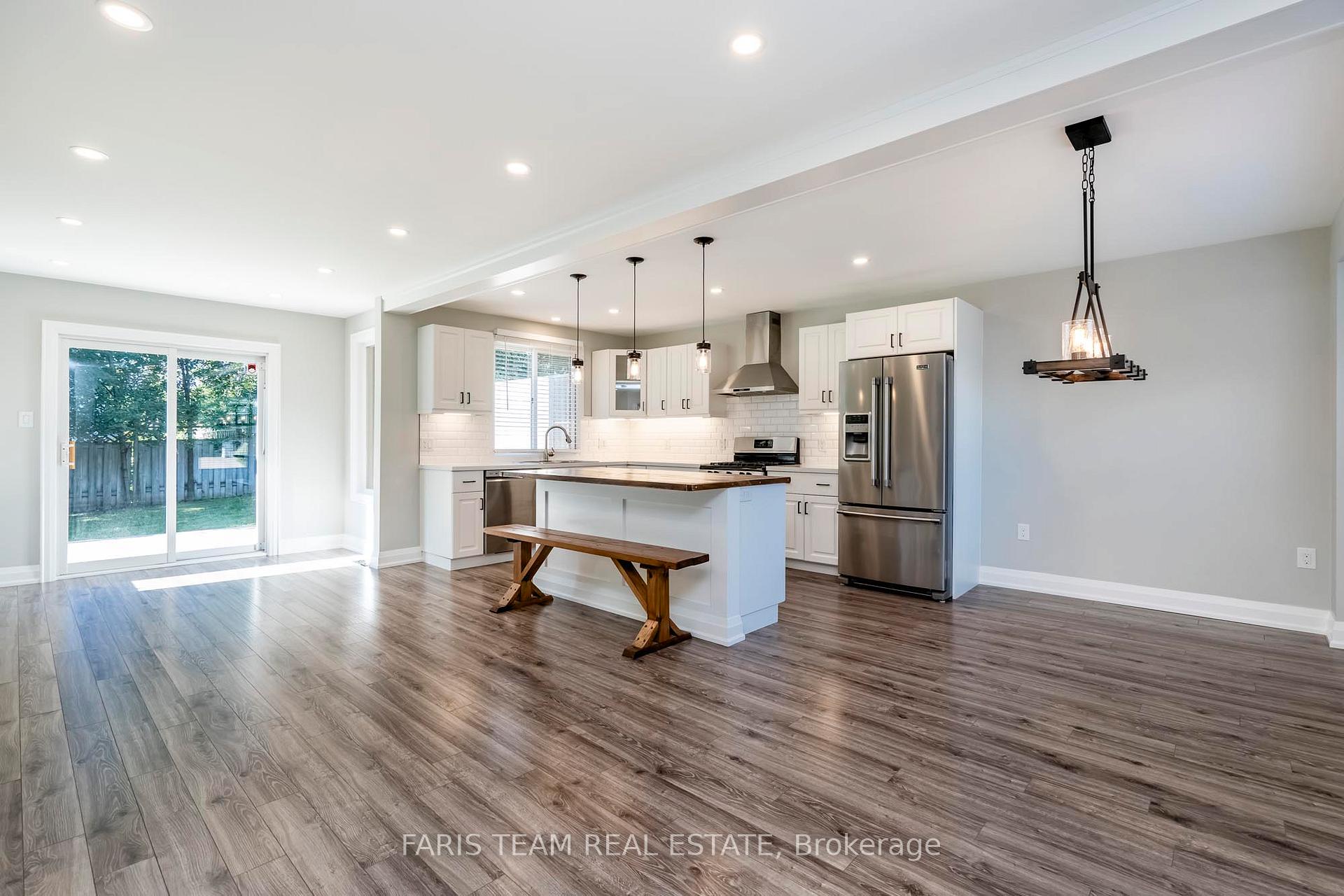 Photo 4 of 12 Knicely Road, Barrie, Painswick North — HOMEH