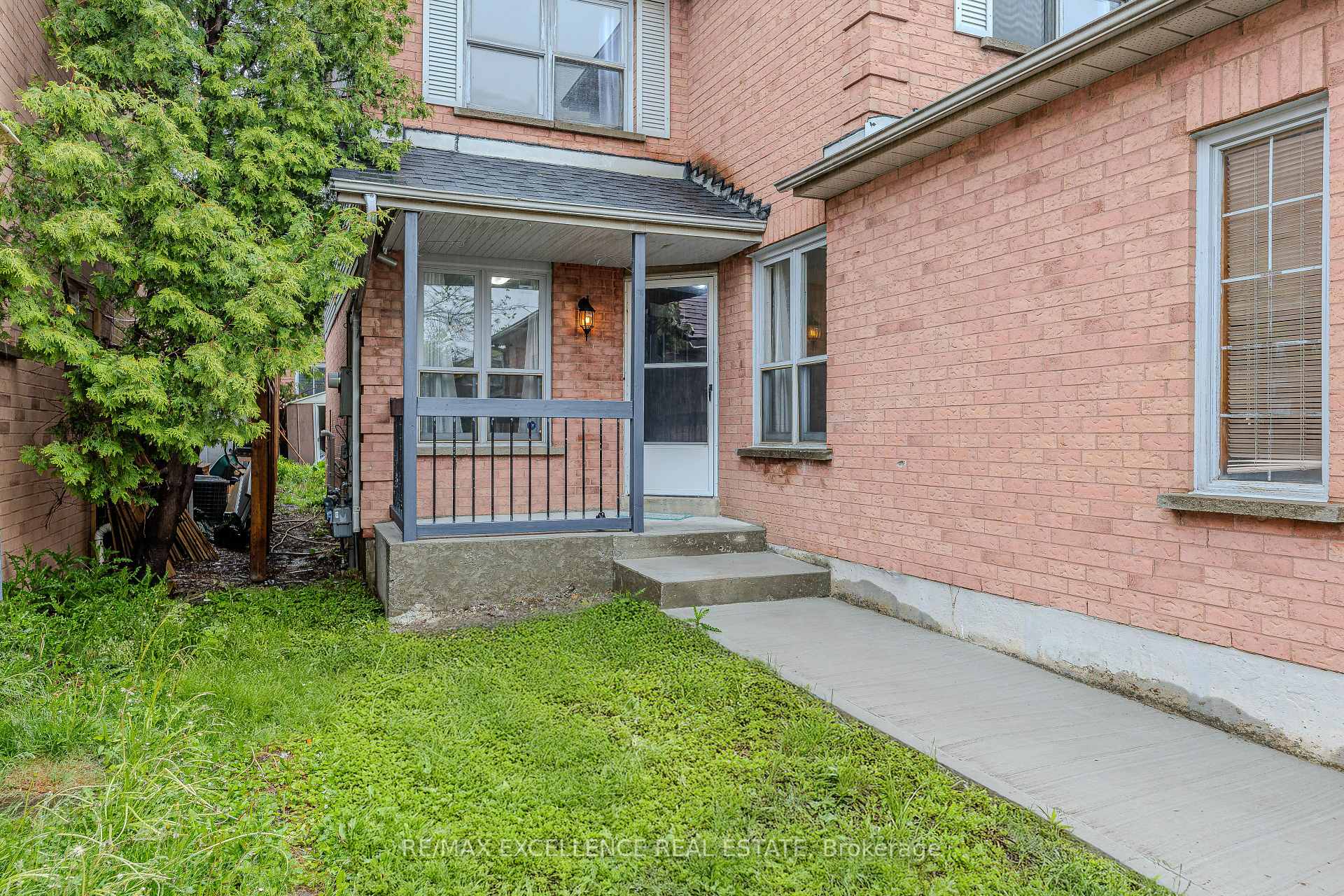 Photo 7 of 145 Ecclestone Drive, Brampton, Brampton West — HOMEH