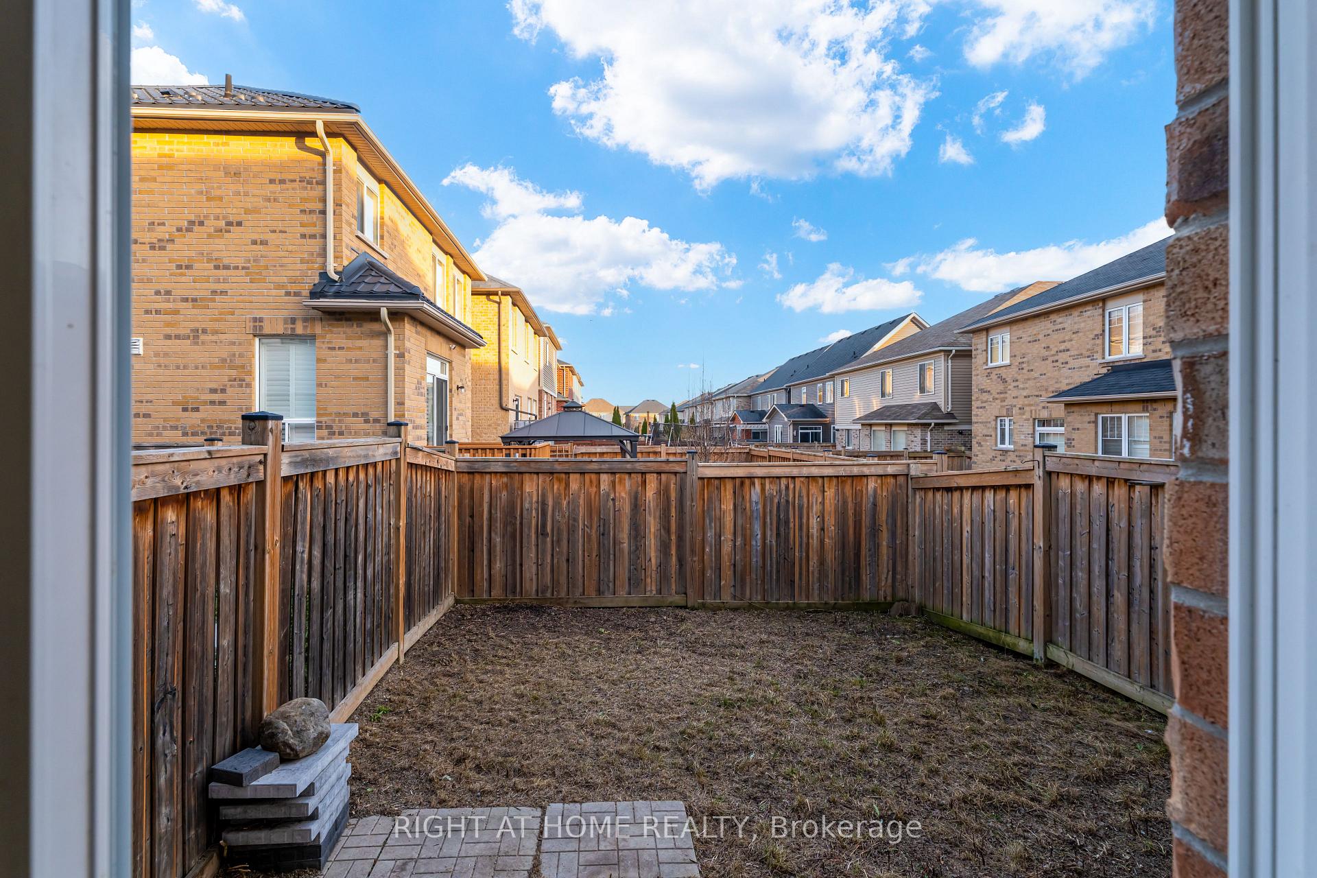 Photo 23 of 2341 Steeplechase Street, Oshawa, Windfields — HOMEH