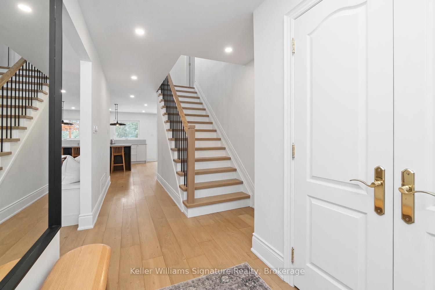 Photo 3 of 2286 Glastonbury Road, Burlington, Brant Hills — HOMEH