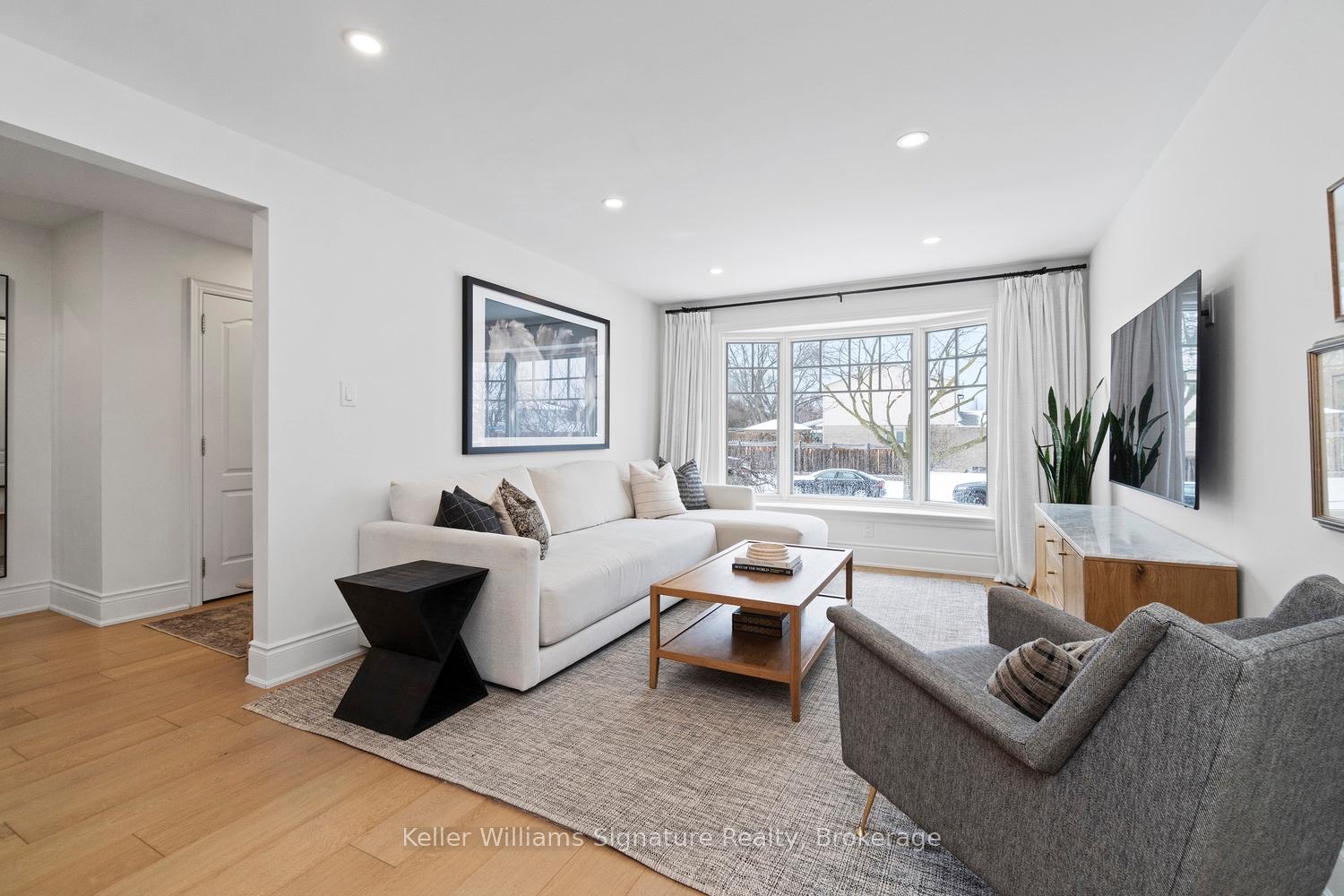 Photo 6 of 2286 Glastonbury Road, Burlington, Brant Hills — HOMEH
