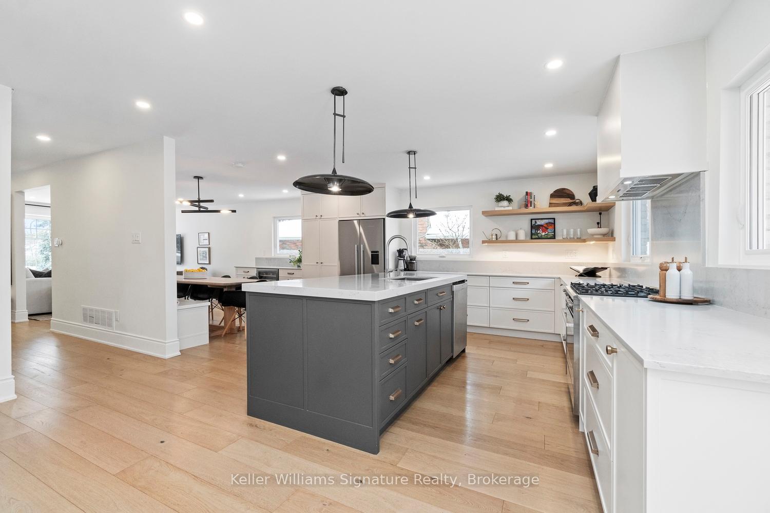 Photo 17 of 2286 Glastonbury Road, Burlington, Brant Hills — HOMEH
