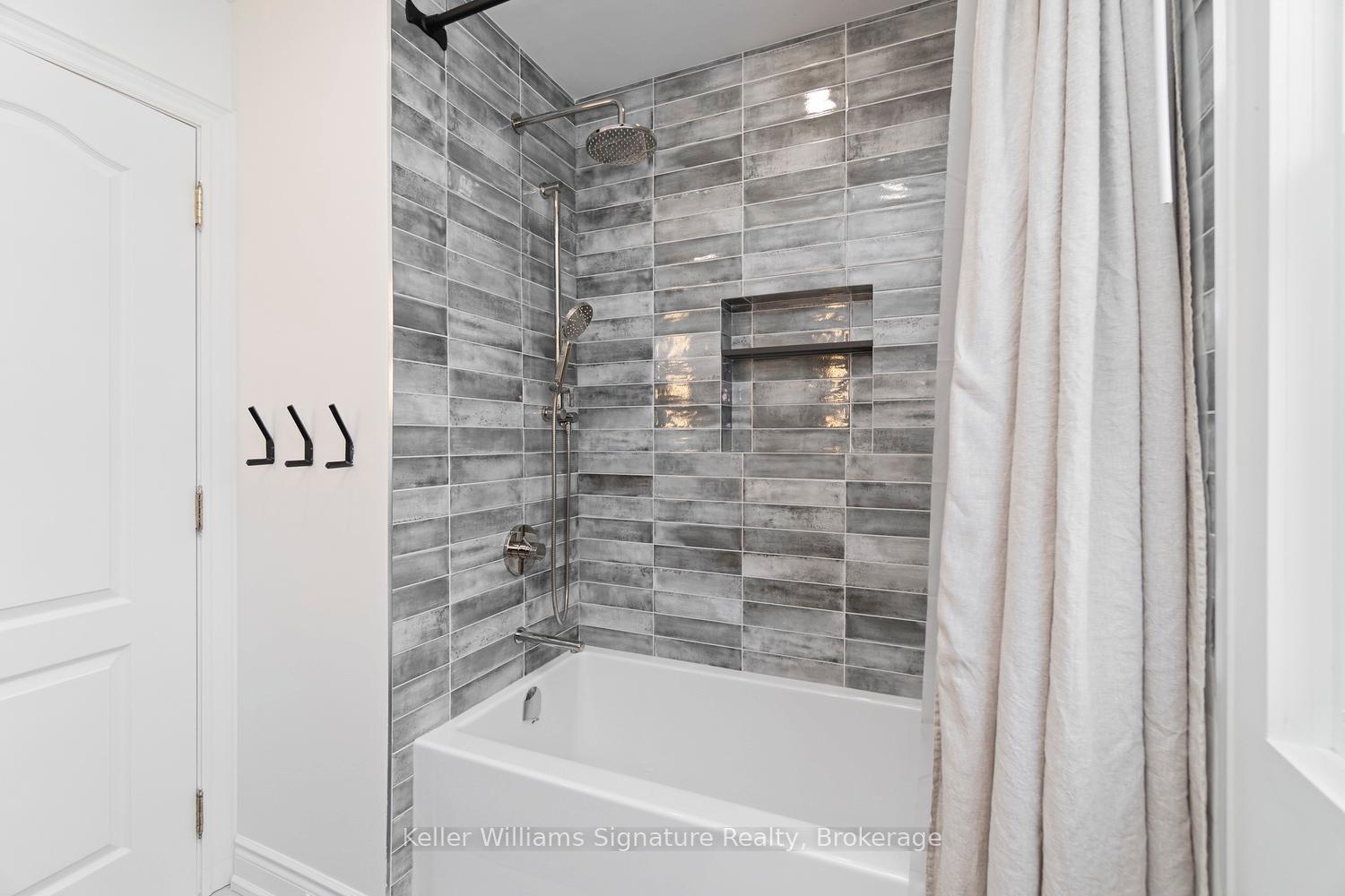 Photo 36 of 2286 Glastonbury Road, Burlington, Brant Hills — HOMEH
