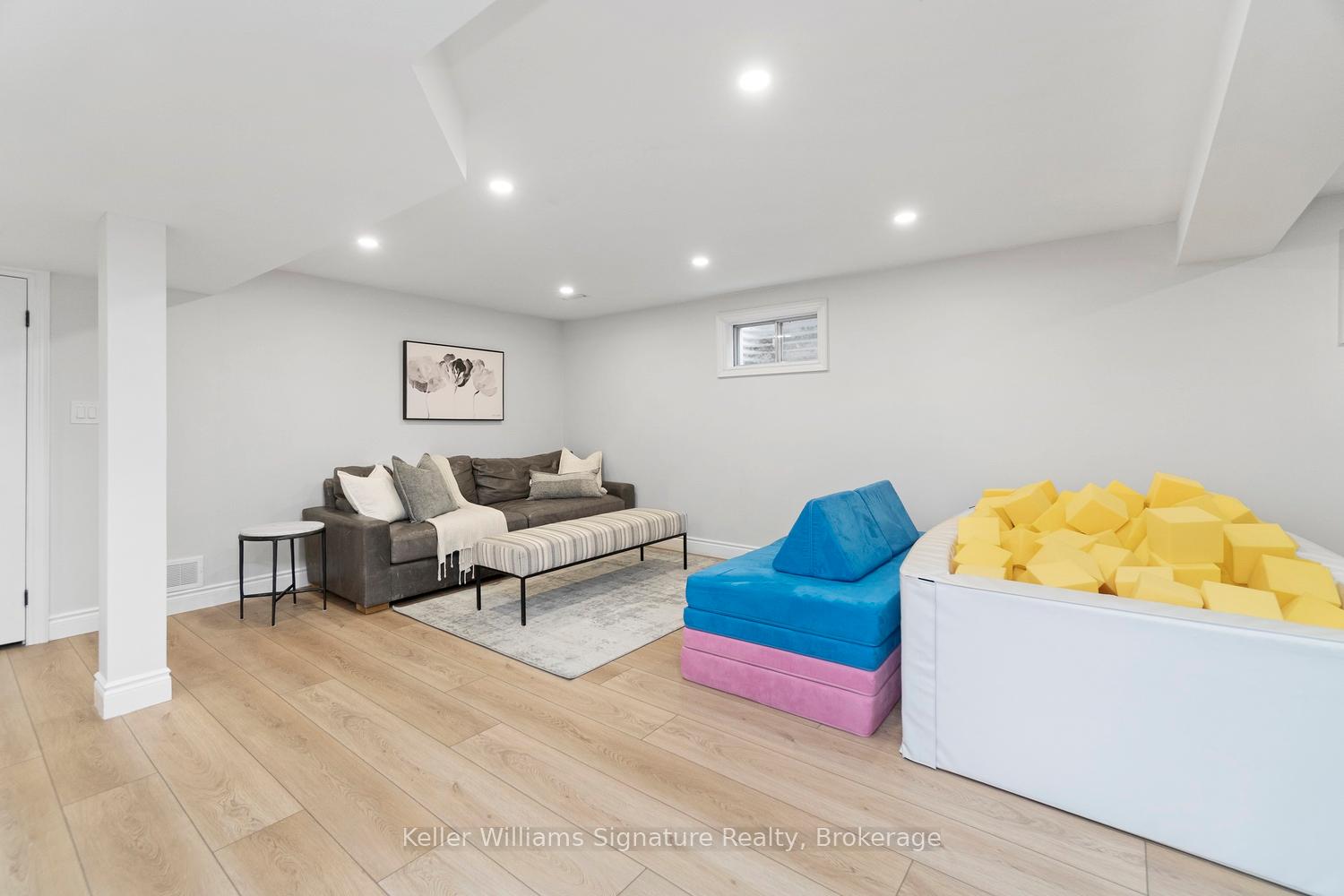 Photo 39 of 2286 Glastonbury Road, Burlington, Brant Hills — HOMEH