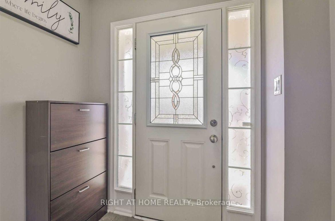 Photo 2 of 804 Mccue Drive, Oshawa, Taunton — HOMEH