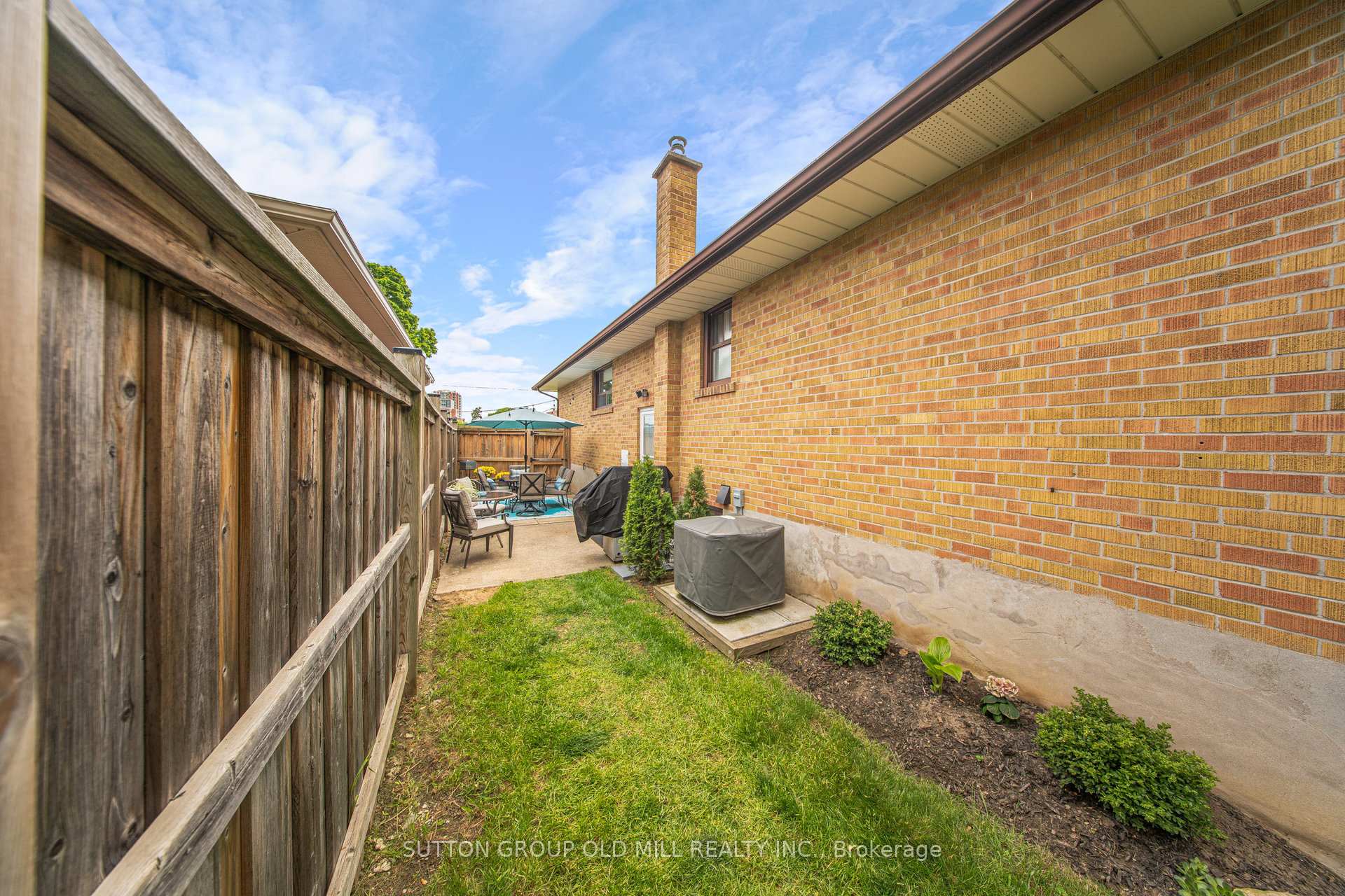 Photo 22 of 65 Ashwood Crescent, Brampton, Avondale — HOMEH