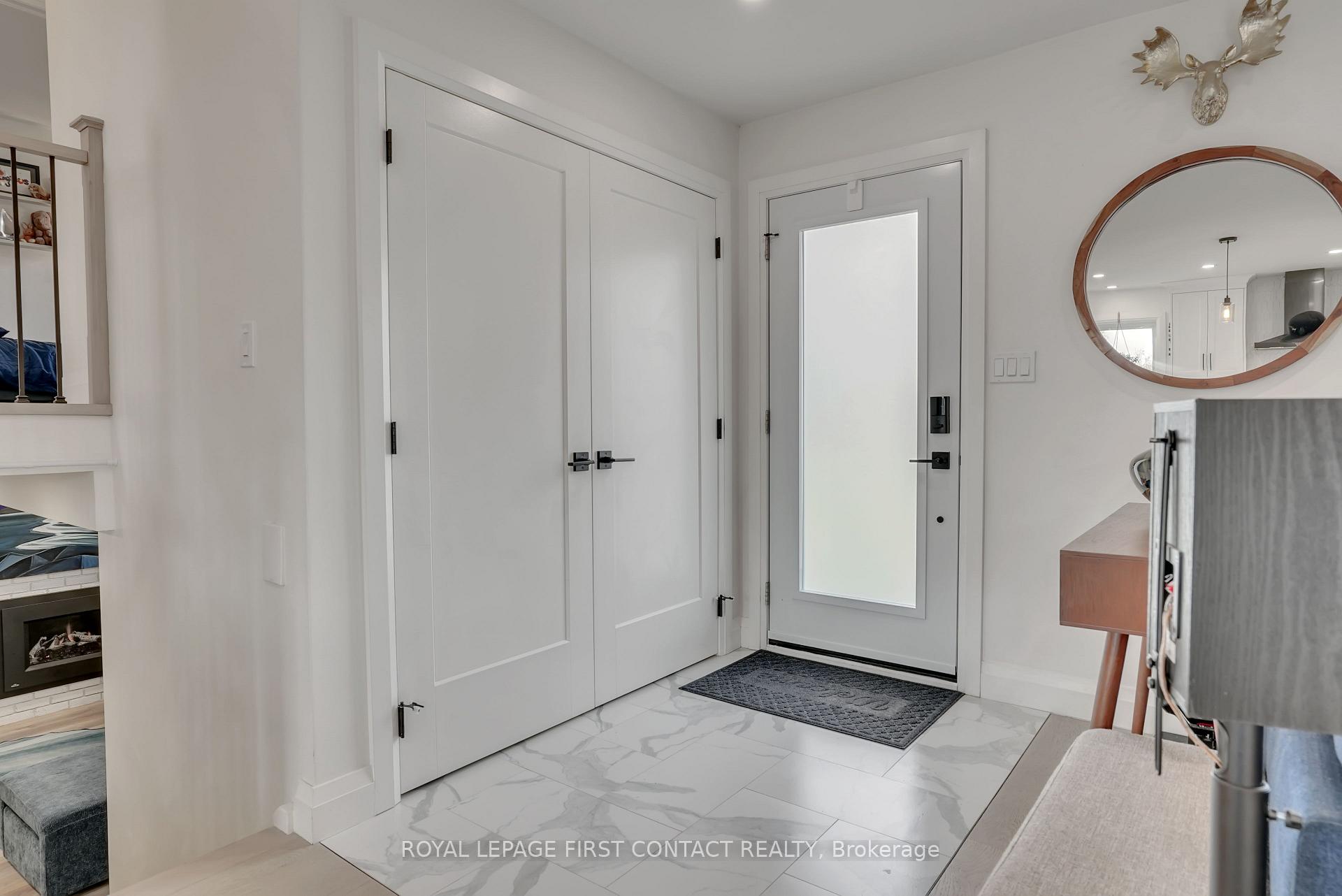 Photo 4 of 248 Cedar Crescent, Barrie, Bayshore — HOMEH