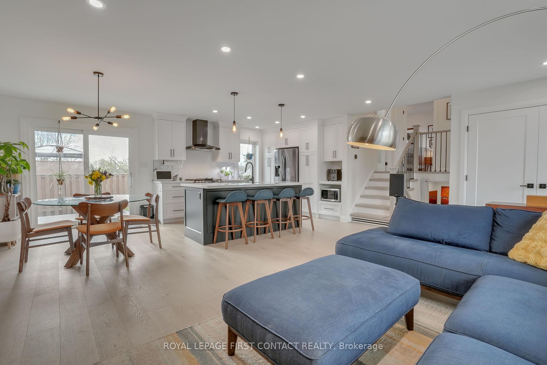 Photo 10 of 248 Cedar Crescent, Barrie, Bayshore — HOMEH