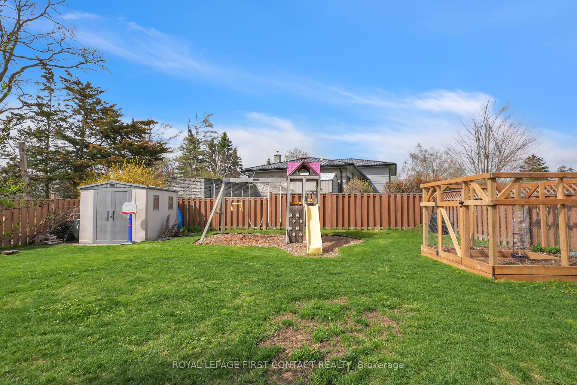 Photo 38 of 248 Cedar Crescent, Barrie, Bayshore — HOMEH