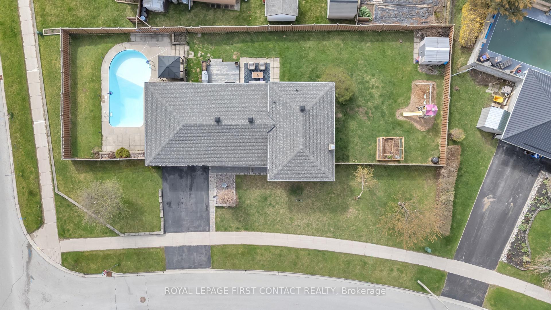 Photo 44 of 248 Cedar Crescent, Barrie, Bayshore — HOMEH