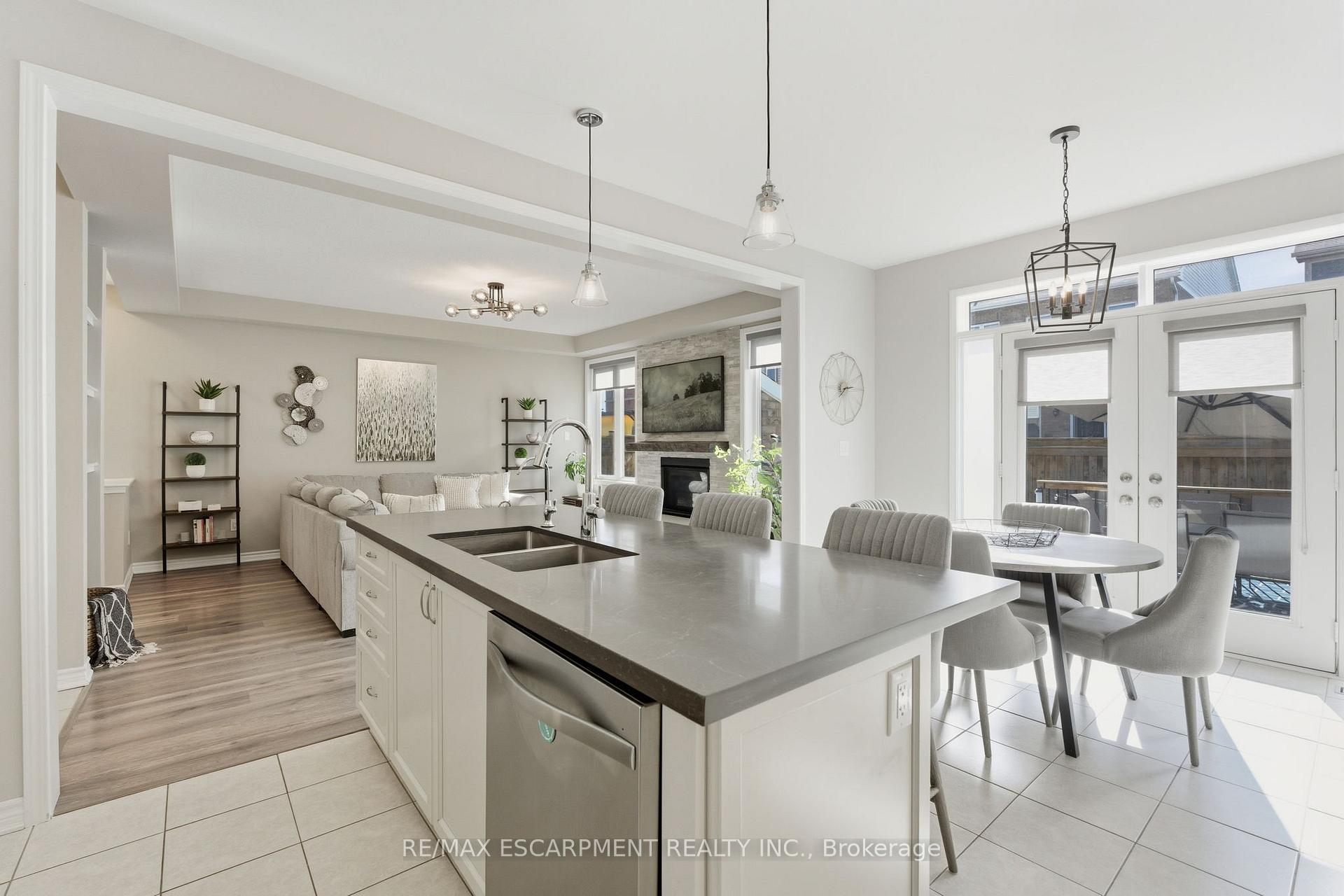 Photo 12 of 15 Bastia Street E, Hamilton, Waterdown — HOMEH