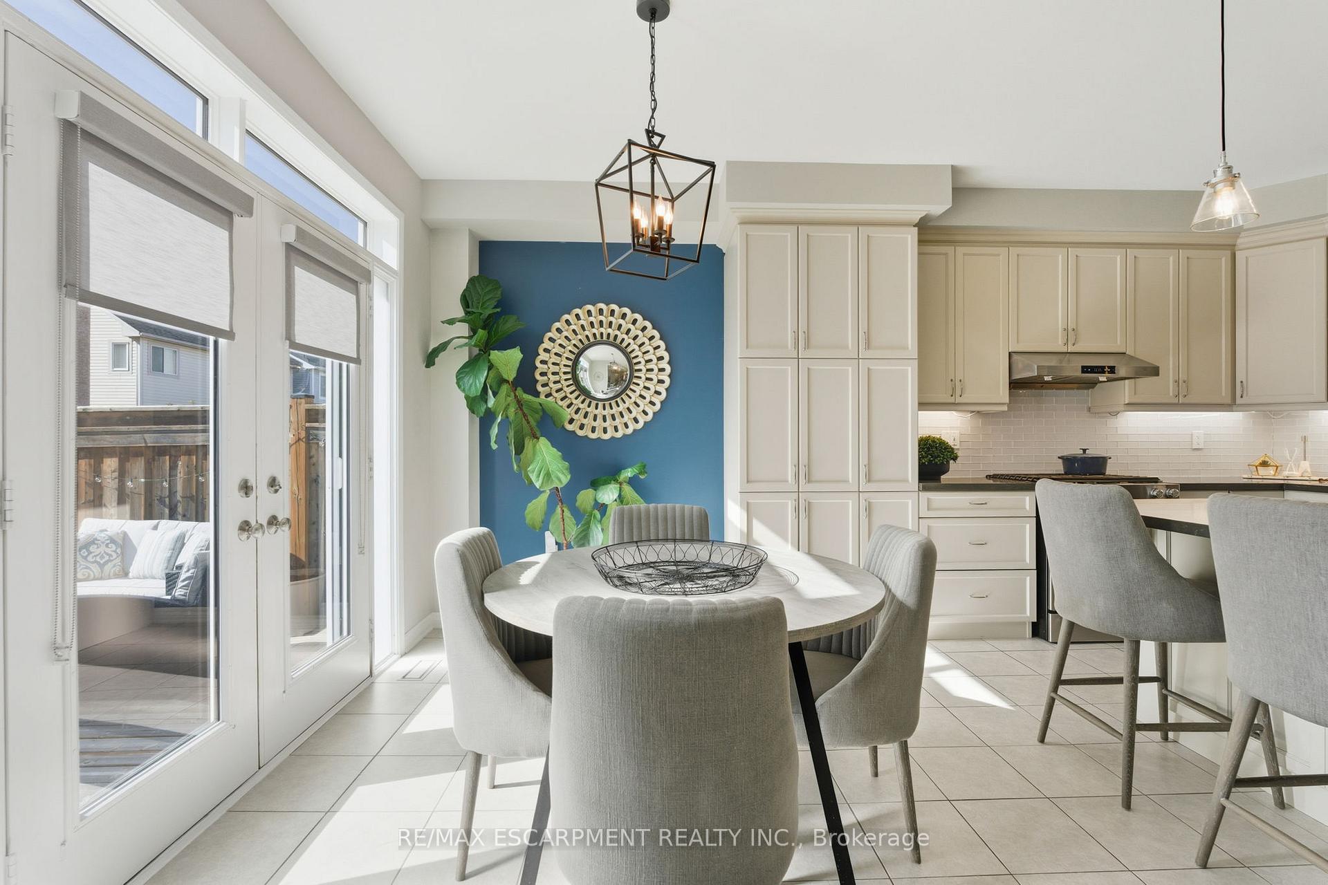 Photo 16 of 15 Bastia Street E, Hamilton, Waterdown — HOMEH