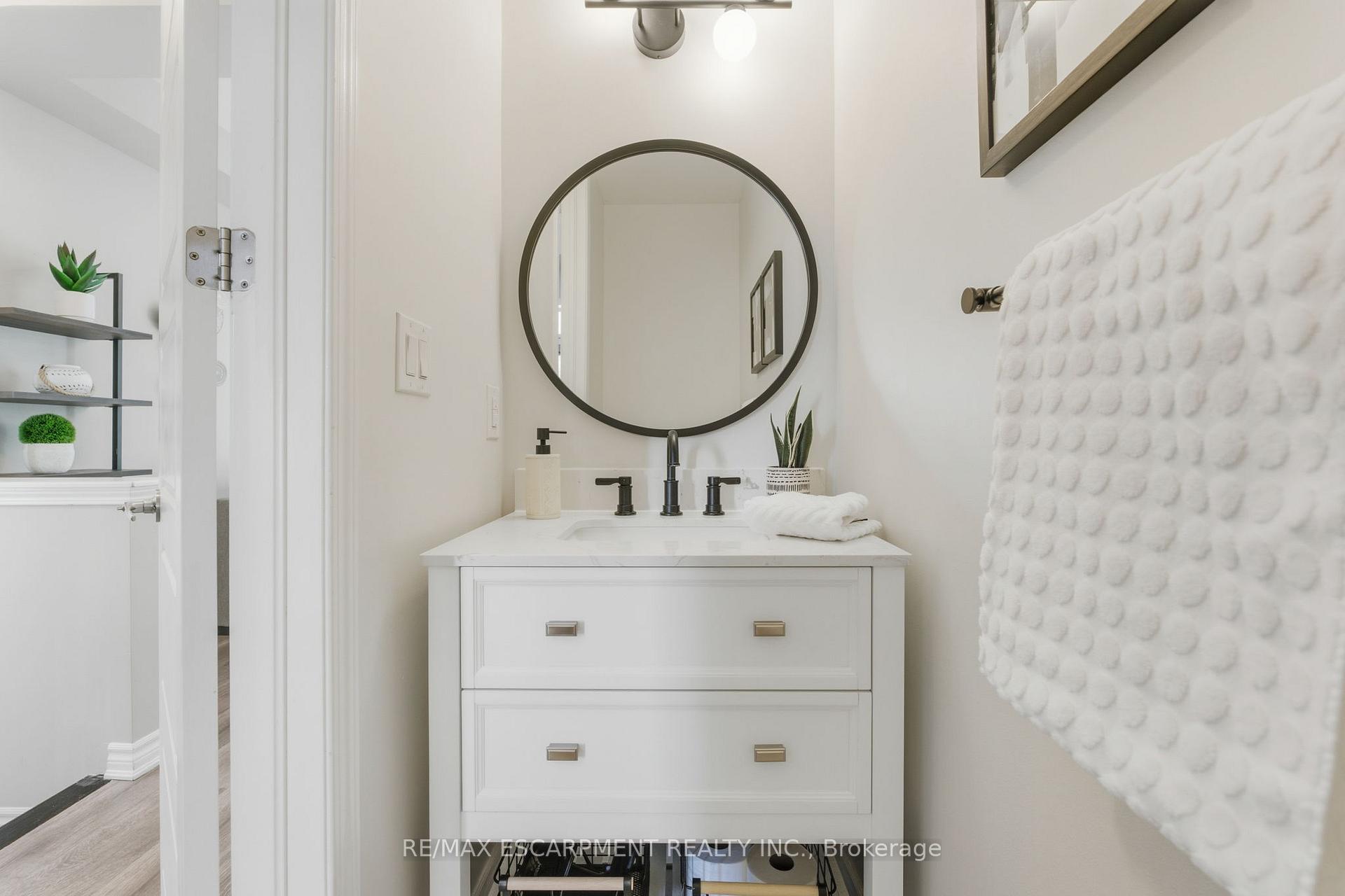 Photo 18 of 15 Bastia Street E, Hamilton, Waterdown — HOMEH