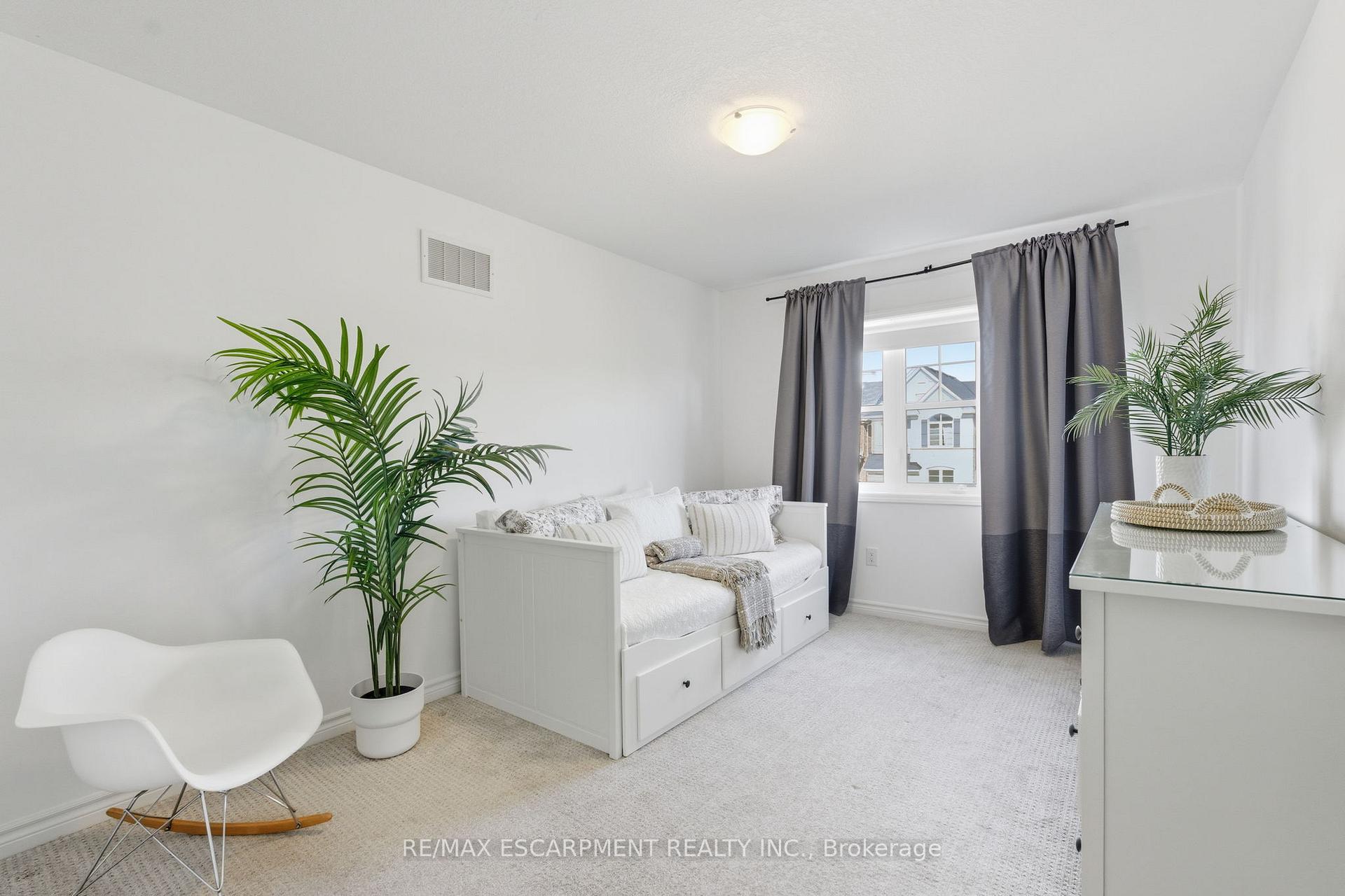 Photo 19 of 15 Bastia Street E, Hamilton, Waterdown — HOMEH