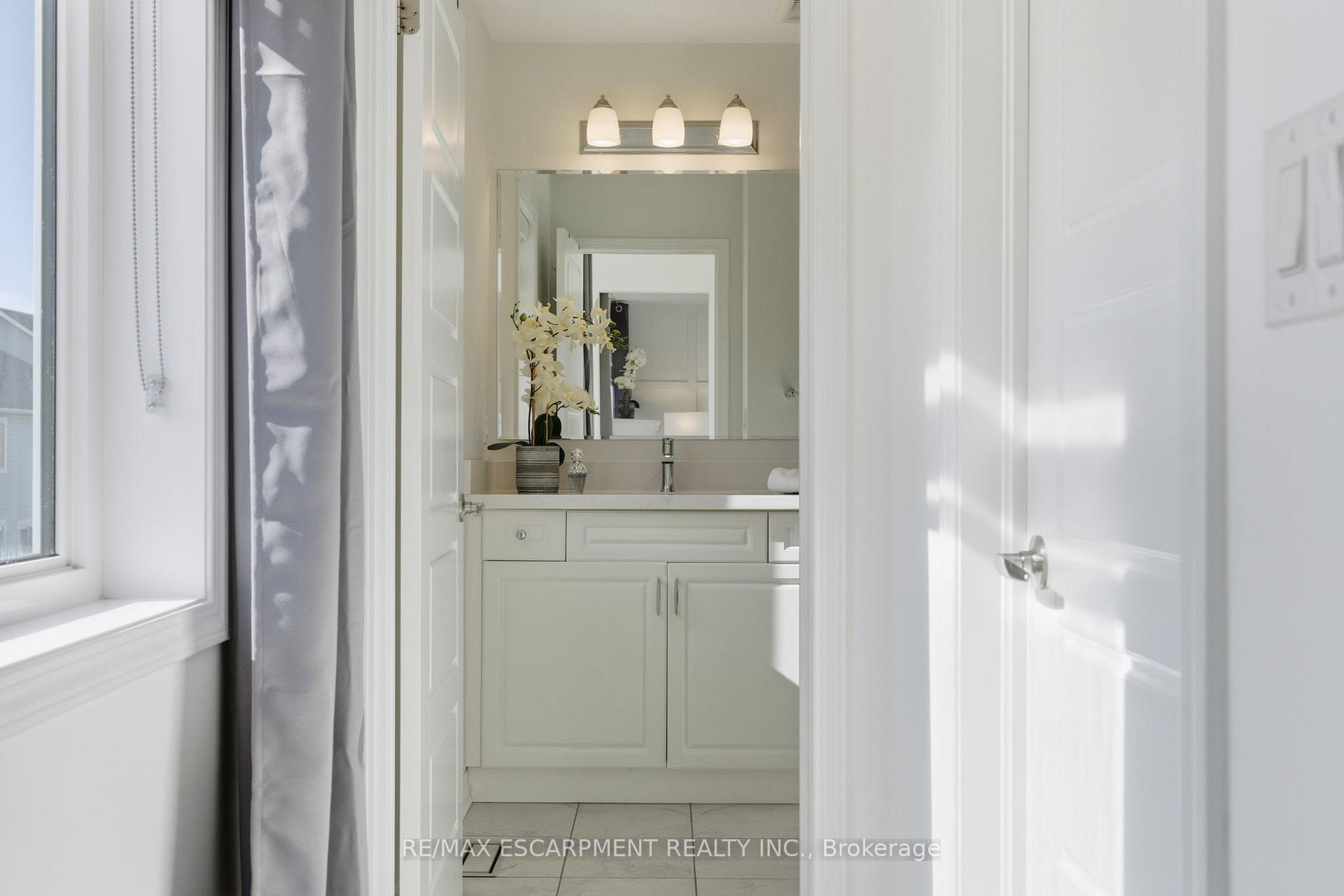 Photo 27 of 15 Bastia Street E, Hamilton, Waterdown — HOMEH