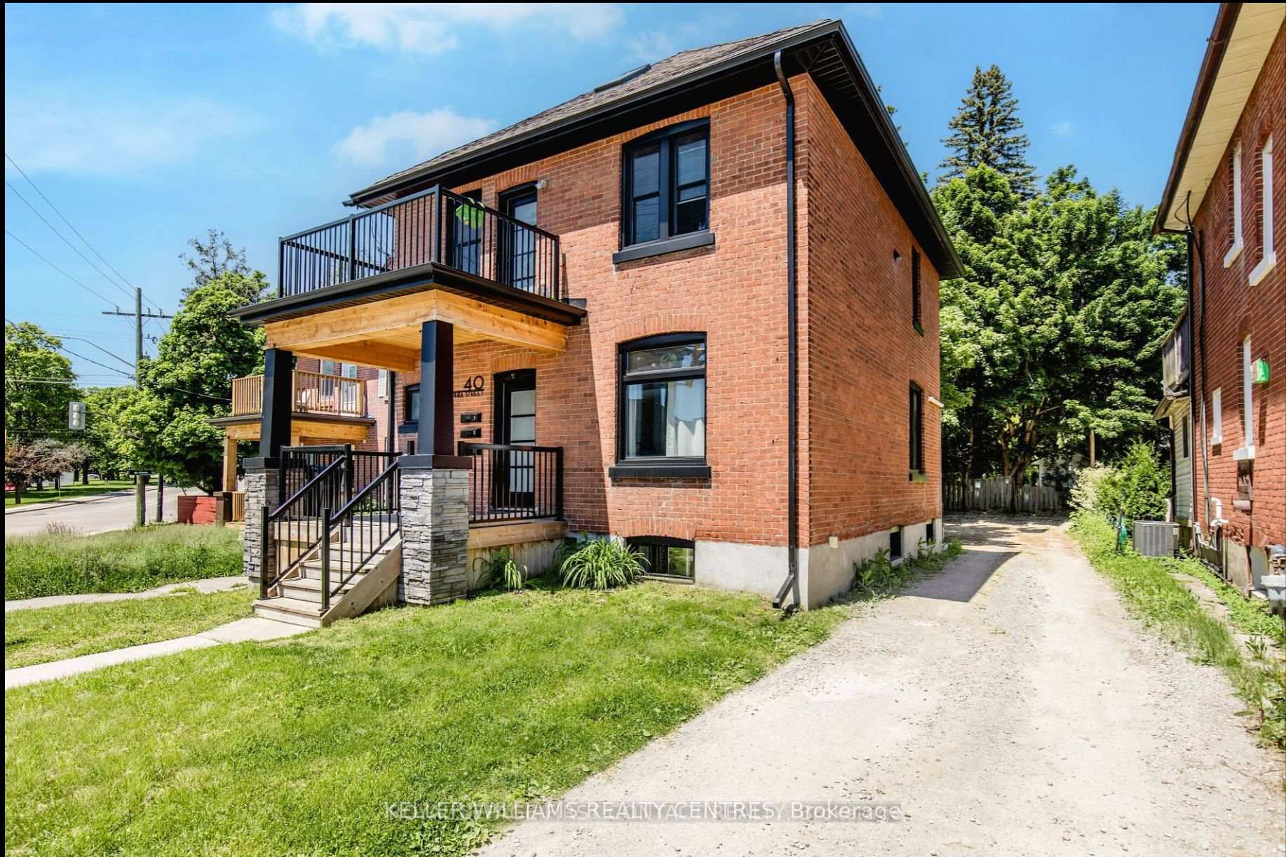 Front of Unit Lower, 40 Sophia Street W