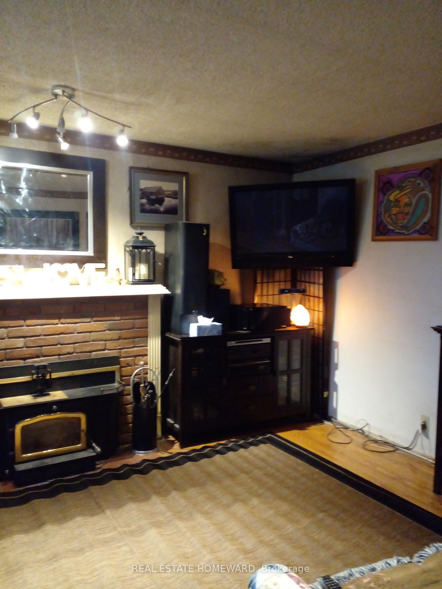 Photo 5 of 106 Easthaven Street, Oshawa, Eastdale — HOMEH