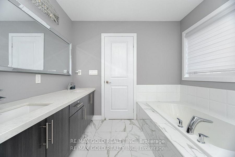Photo 23 of 49 Argelia Crescent, Brampton, Credit Valley — HOMEH