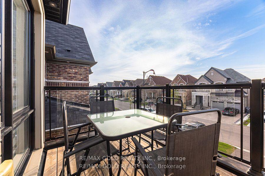Photo 42 of 49 Argelia Crescent, Brampton, Credit Valley — HOMEH