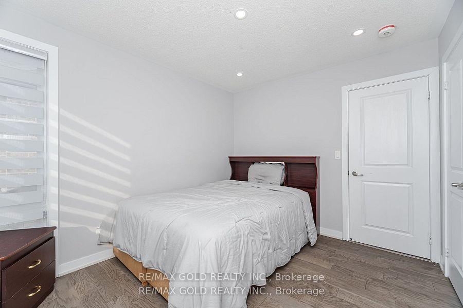 Photo 17 of 49 Argelia Crescent, Brampton, Credit Valley — HOMEH