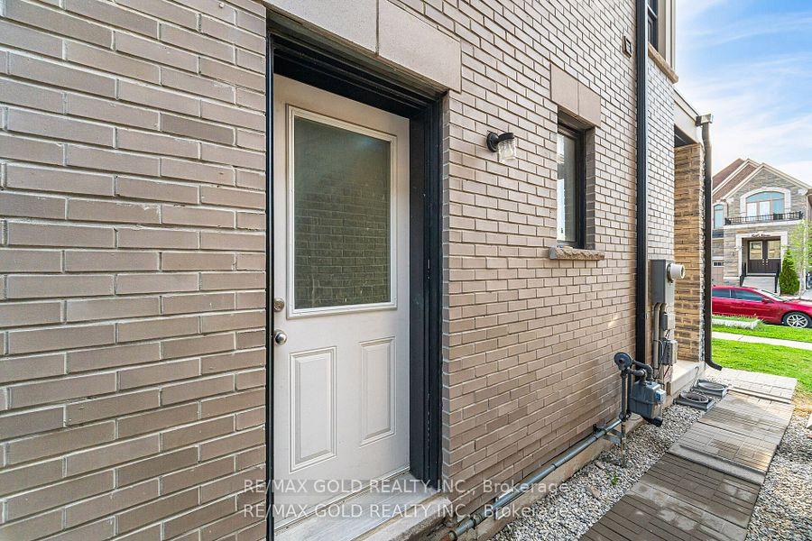 Photo 24 of 49 Argelia Crescent, Brampton, Credit Valley — HOMEH