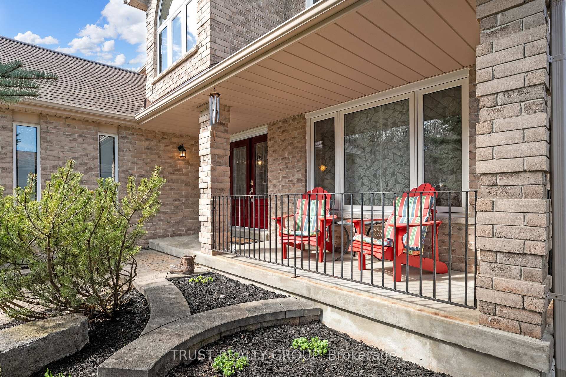 Photo 2 of 46 Muir Drive, Barrie, Ardagh — HOMEH