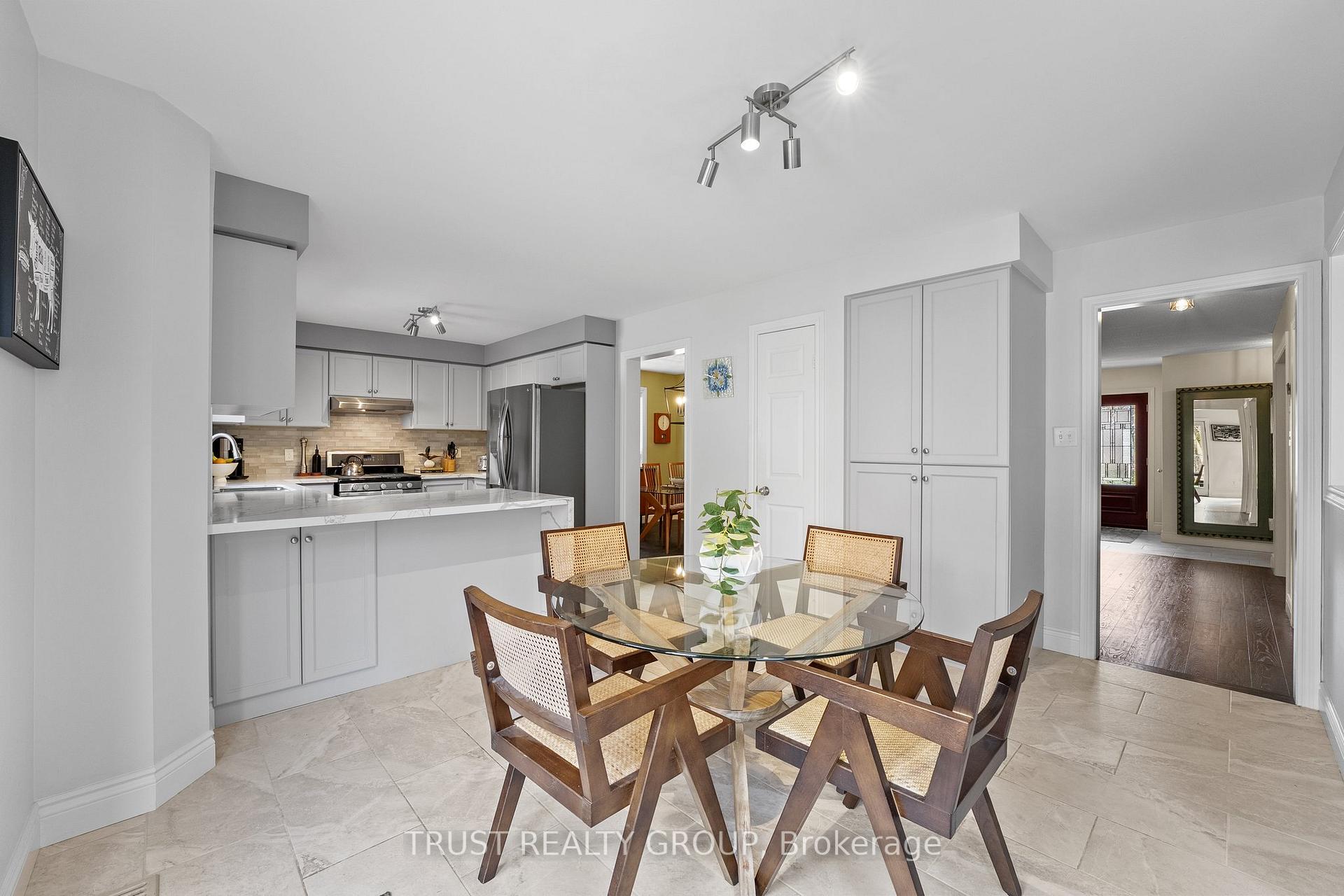 Photo 11 of 46 Muir Drive, Barrie, Ardagh — HOMEH