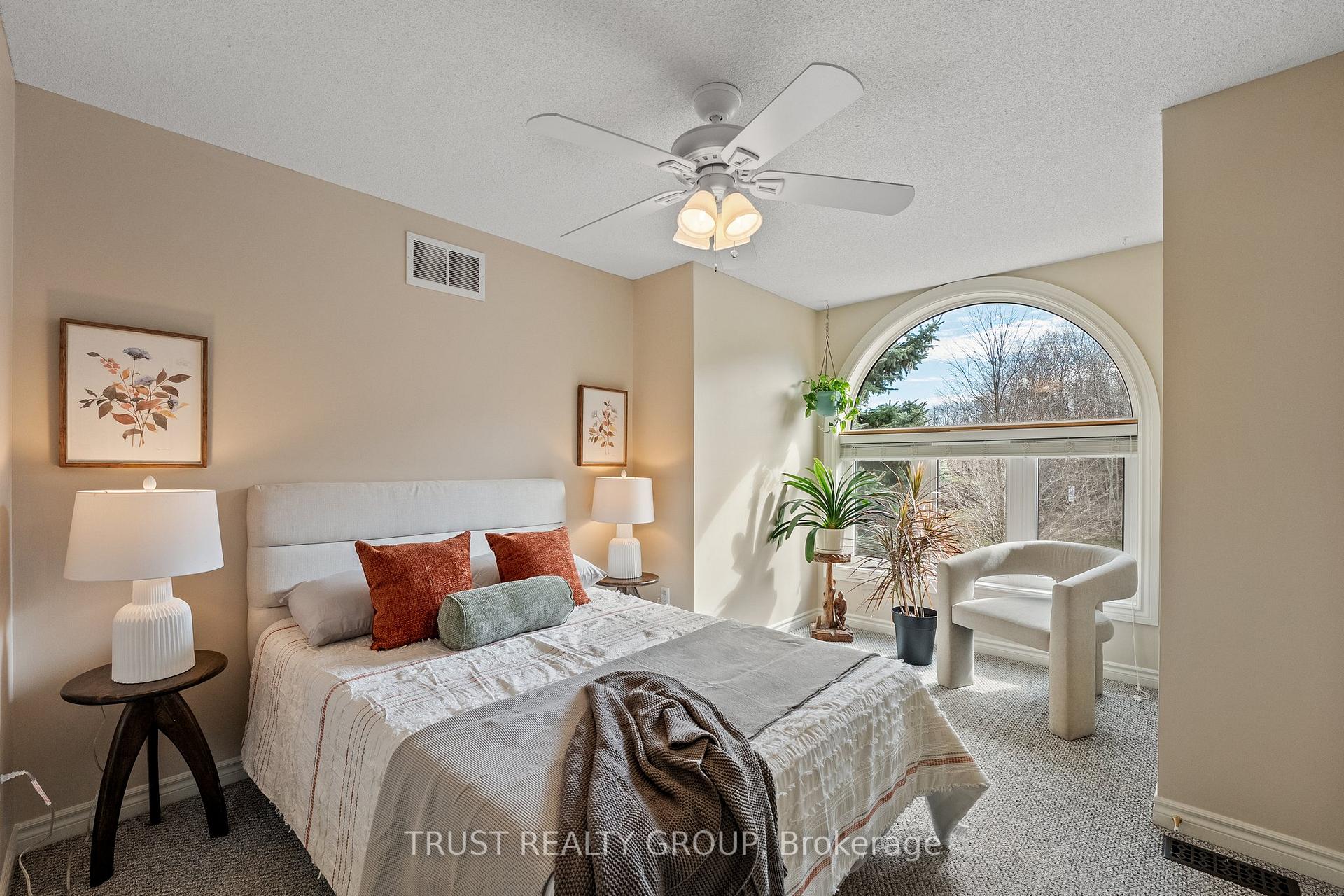 Photo 25 of 46 Muir Drive, Barrie, Ardagh — HOMEH